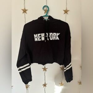 H&M New York cropped hoodie